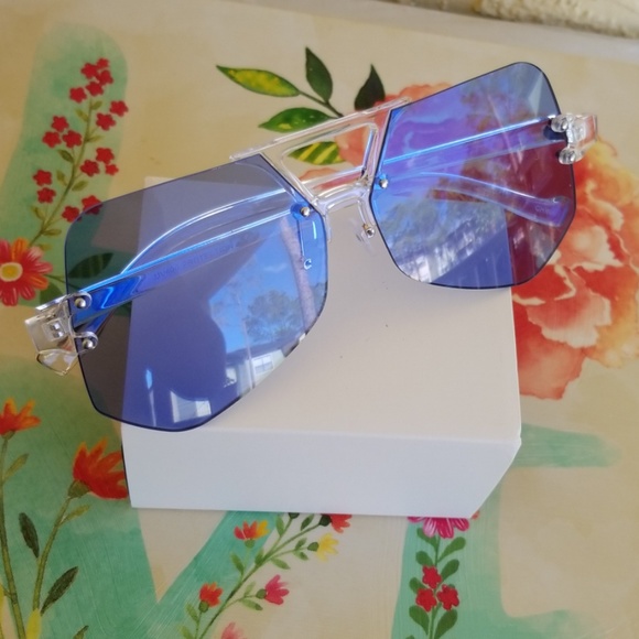2019 OVERSIZED CLEAR  UNISEX DESIGN SUNGLASSES - Picture 4 of 4